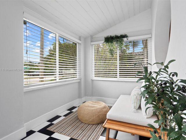 Продажа дома по адресу 1636 Arthur St - фото 6129691