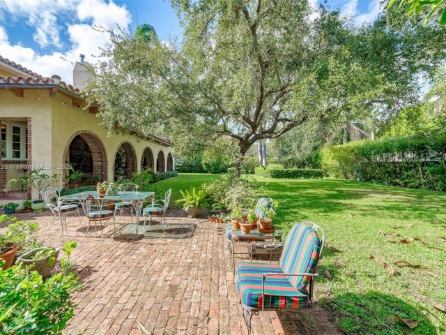 Продажа дома по адресу 5905 N Bay Rd - фото 6131850