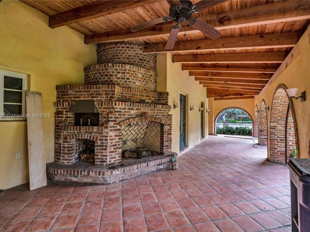 Продажа дома по адресу 5905 N Bay Rd - фото 6131851