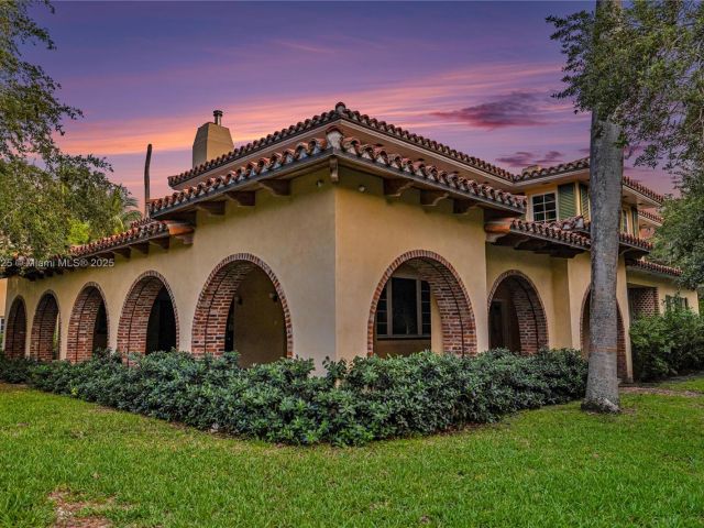 Продажа дома по адресу 5905 N Bay Rd - фото 6131853