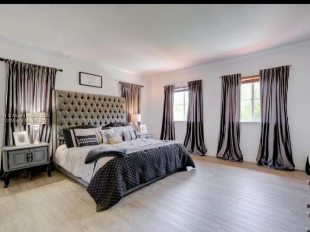 Продажа дома по адресу 2967 NE 42nd Ave - фото 6152420