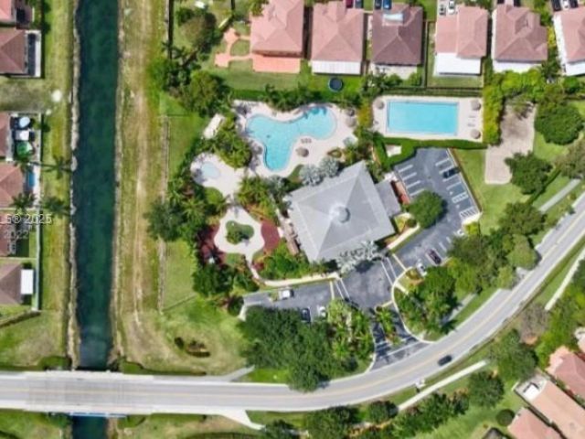 Продажа дома по адресу 2967 NE 42nd Ave - фото 6152429