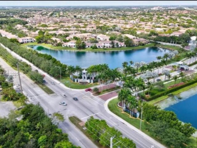 Продажа дома по адресу 2967 NE 42nd Ave - фото 6152433