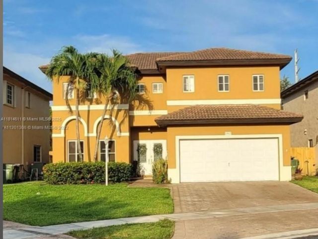 Продажа дома по адресу 2967 NE 42nd Ave - фото 6152435