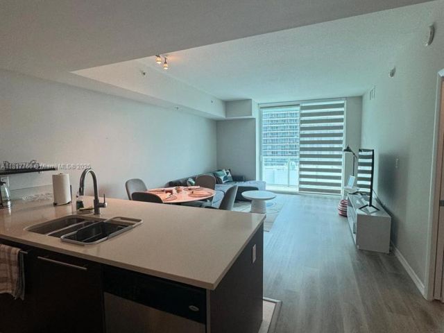 Продажа квартиры #3909 - фото 6132066