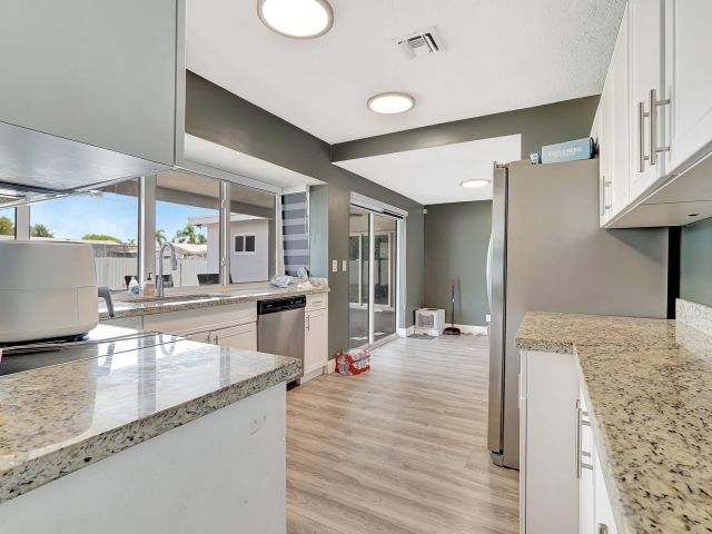 Продажа дома по адресу 4709 Washington St - фото 6153590