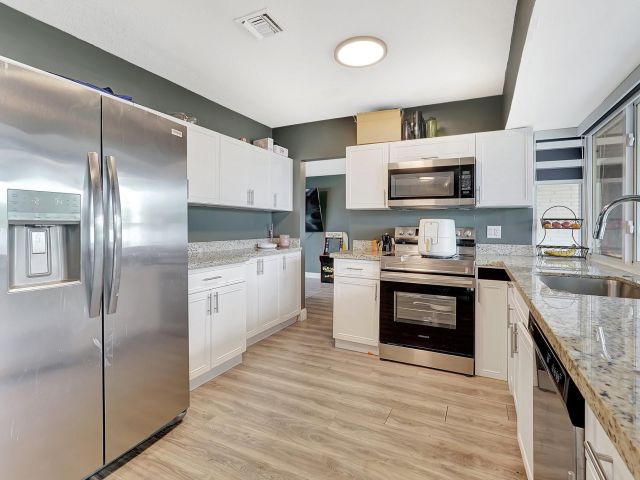 Продажа дома по адресу 4709 Washington St - фото 6153592