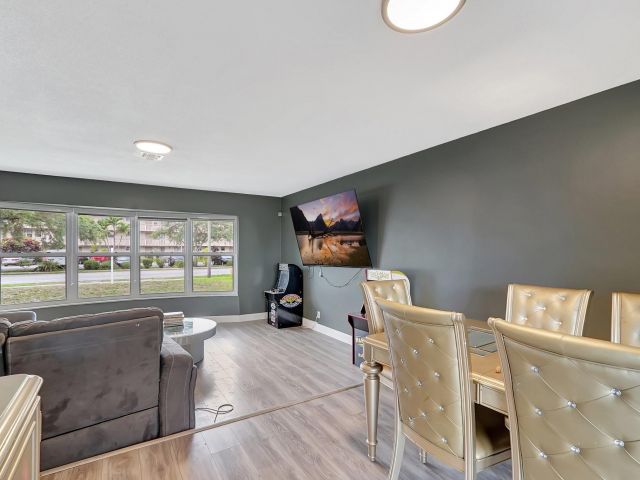 Продажа дома по адресу 4709 Washington St - фото 6153595