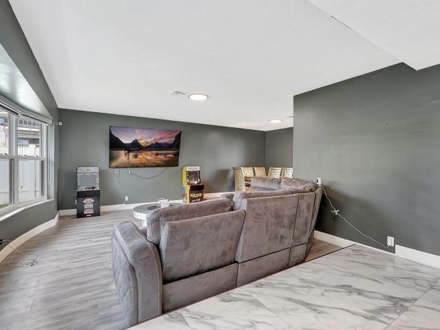 Продажа дома по адресу 4709 Washington St - фото 6153602