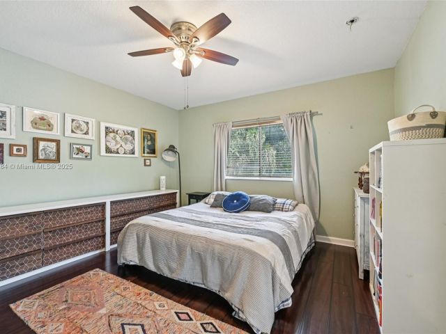 Продажа дома по адресу 3228 SE 3rd Dr - фото 6152658