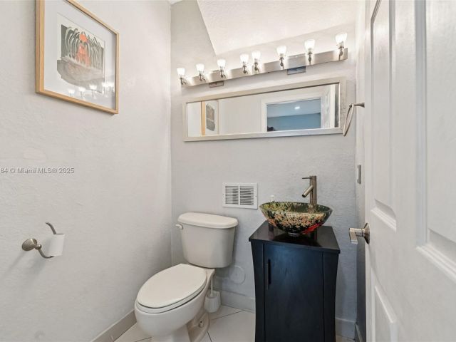 Продажа дома по адресу 3228 SE 3rd Dr - фото 6152659