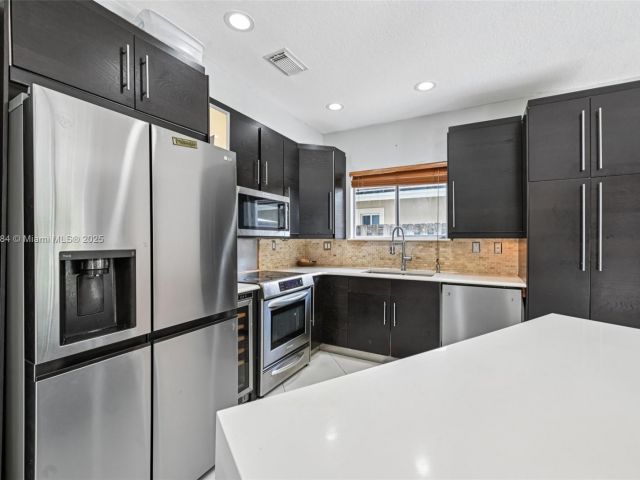 Продажа дома по адресу 3228 SE 3rd Dr - фото 6152660