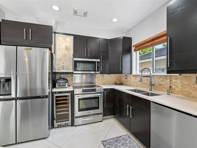 Продажа дома по адресу 3228 SE 3rd Dr - фото 6152661