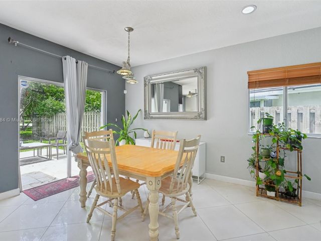 Продажа дома по адресу 3228 SE 3rd Dr - фото 6152665