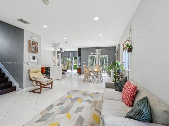 Продажа дома по адресу 3228 SE 3rd Dr - фото 6152668