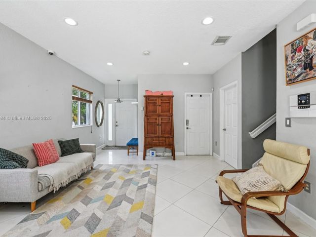 Продажа дома по адресу 3228 SE 3rd Dr - фото 6152671