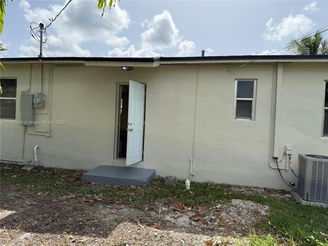 Продажа дома по адресу 14940 Monroe St - фото 6132386