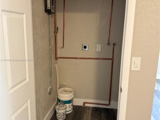 Продажа дома по адресу 14940 Monroe St - фото 6132389