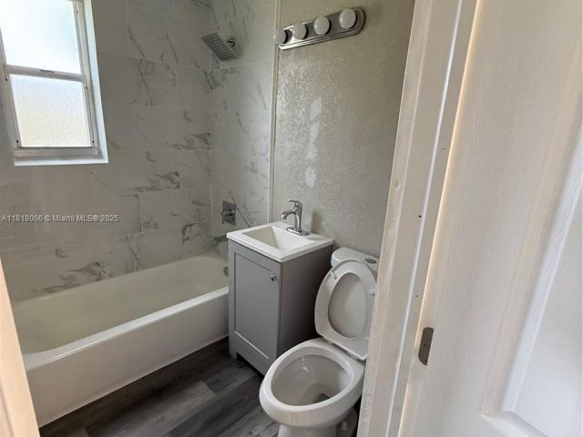 Продажа дома по адресу 14940 Monroe St - фото 6132390