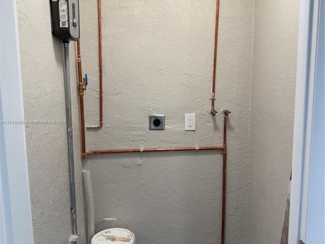 Продажа дома по адресу 14940 Monroe St - фото 6132393