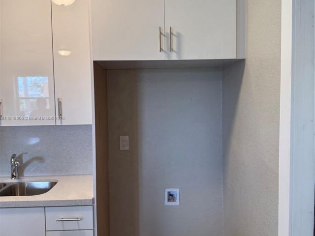 Продажа дома по адресу 14940 Monroe St - фото 6132398