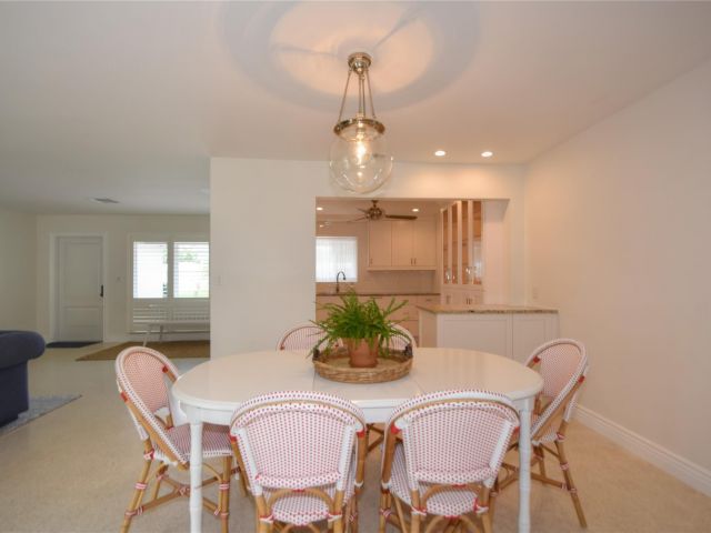 Продажа дома по адресу 1911 NE 41st St - фото 6134932