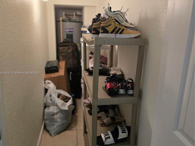 Продажа дома по адресу 146 SW 7th Ct - фото 6132802