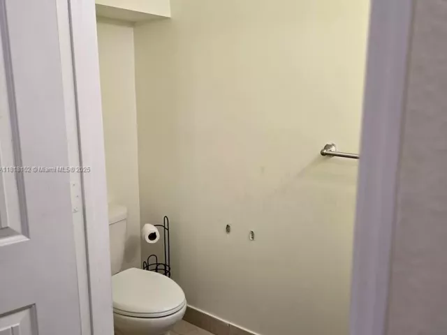 Продажа дома по адресу 146 SW 7th Ct - фото 6132803