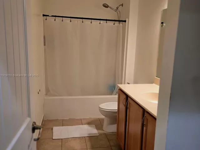 Продажа дома по адресу 146 SW 7th Ct - фото 6132791