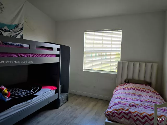 Продажа дома по адресу 146 SW 7th Ct - фото 6132792