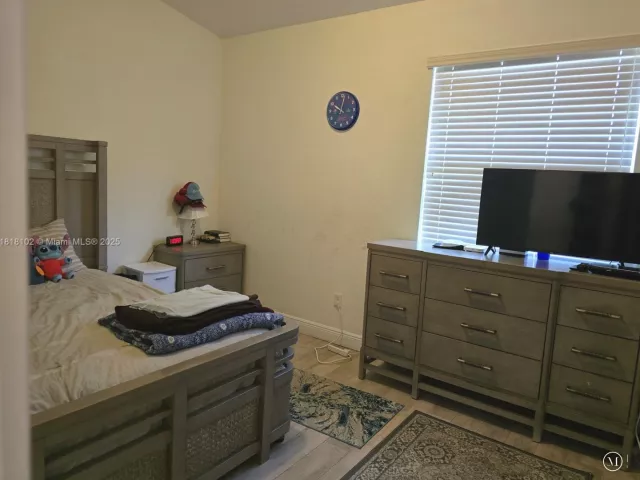 Продажа дома по адресу 146 SW 7th Ct - фото 6132793