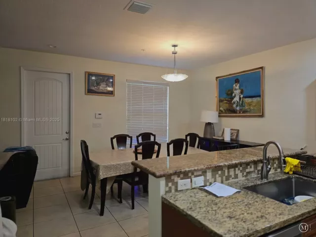 Продажа дома по адресу 146 SW 7th Ct - фото 6132798