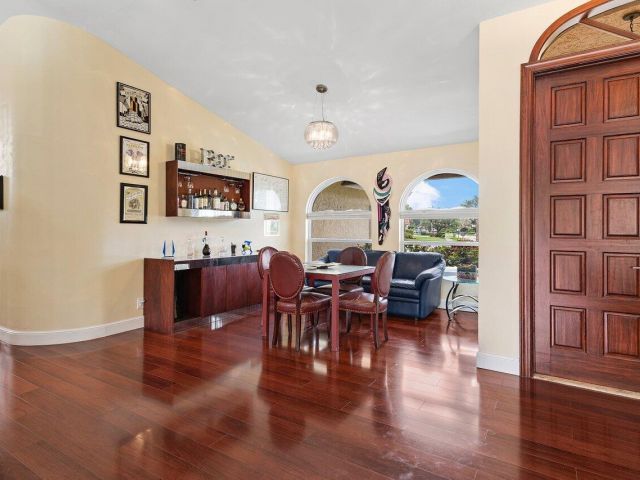 Продажа дома по адресу 10369 Silver Lake Drive - фото 6136500