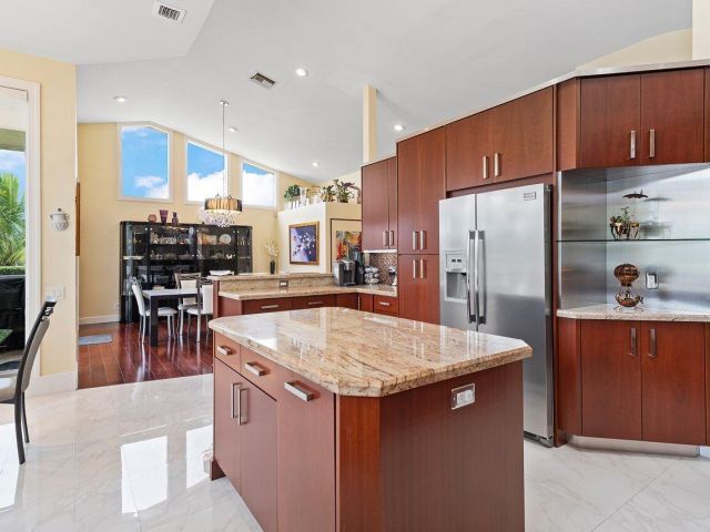 Продажа дома по адресу 10369 Silver Lake Drive - фото 6136504