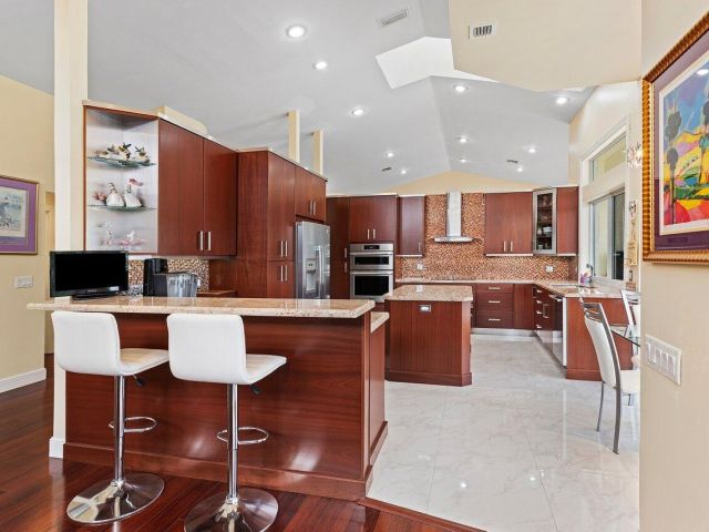 Продажа дома по адресу 10369 Silver Lake Drive - фото 6136508