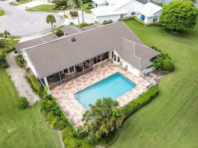 Продажа дома по адресу 10369 Silver Lake Drive - фото 6136510