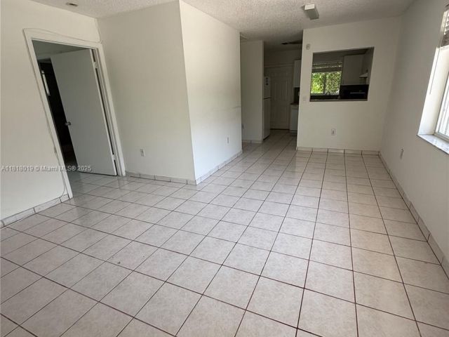 Продажа дома по адресу 8200 SW 92nd St - фото 6133852