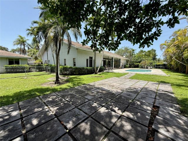 Продажа дома по адресу 8200 SW 92nd St - фото 6133858