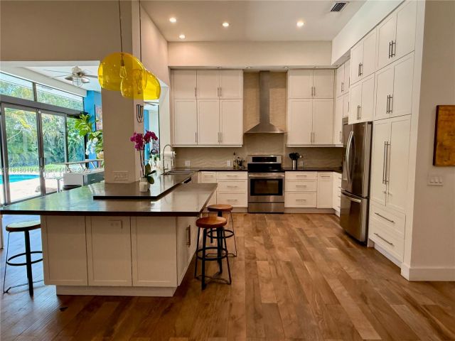 Продажа дома по адресу 8200 SW 92nd St - фото 6133862