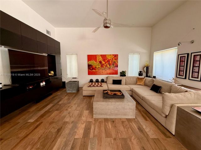 Продажа дома по адресу 8200 SW 92nd St - фото 6133864