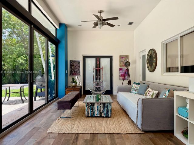 Продажа дома по адресу 8200 SW 92nd St - фото 6133866