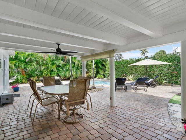 Продажа дома по адресу 2837 NE 17th Ave - фото 6223545