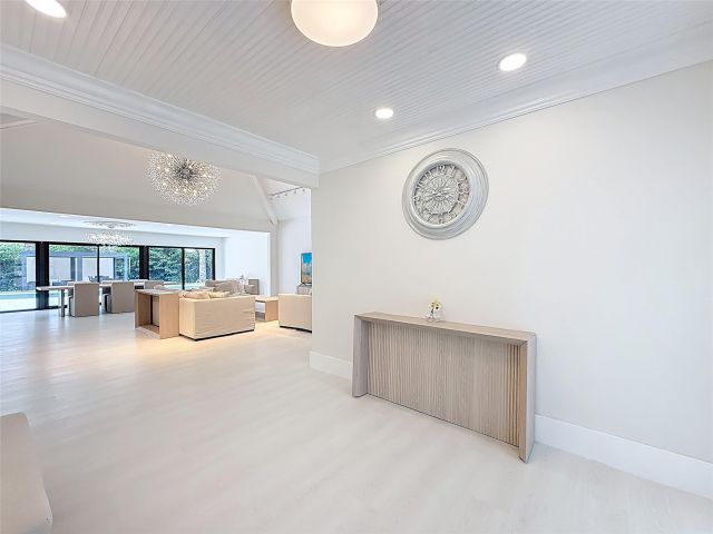 Продажа дома по адресу 5100 Pineview Cir - фото 6159110