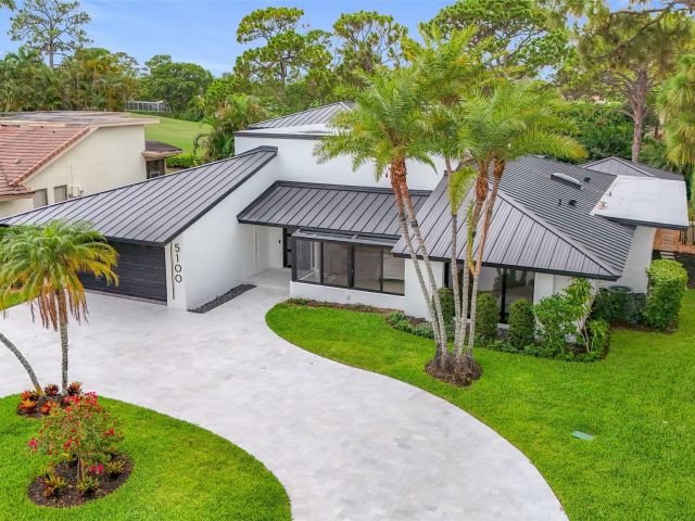 Продажа дома по адресу 5100 Pineview Cir - фото 6159114