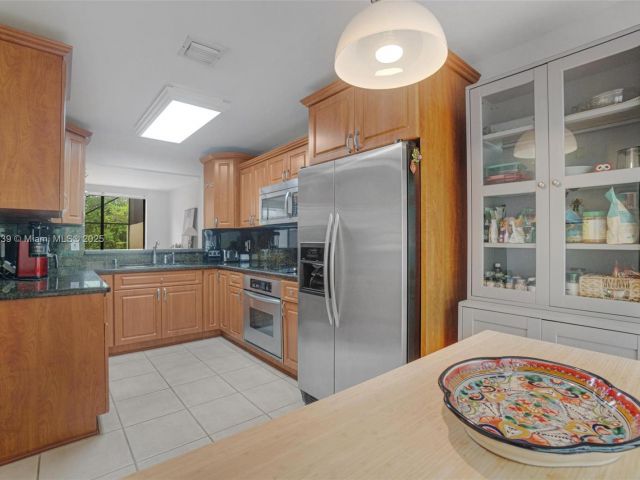 Продажа дома по адресу 3643 Estepona Ave B28-A - фото 6134502