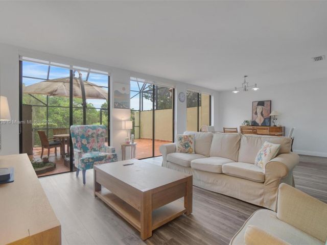 Продажа дома по адресу 3643 Estepona Ave B28-A - фото 6134507