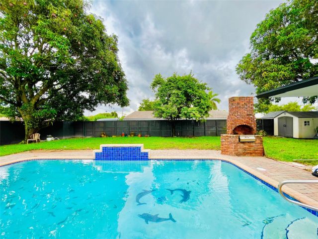 Продажа дома по адресу 1478 NE 56th St - фото 6166105