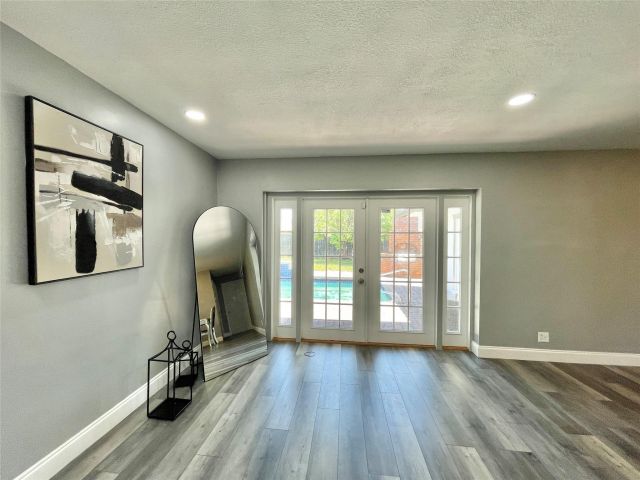 Продажа дома по адресу 1478 NE 56th St - фото 6166119