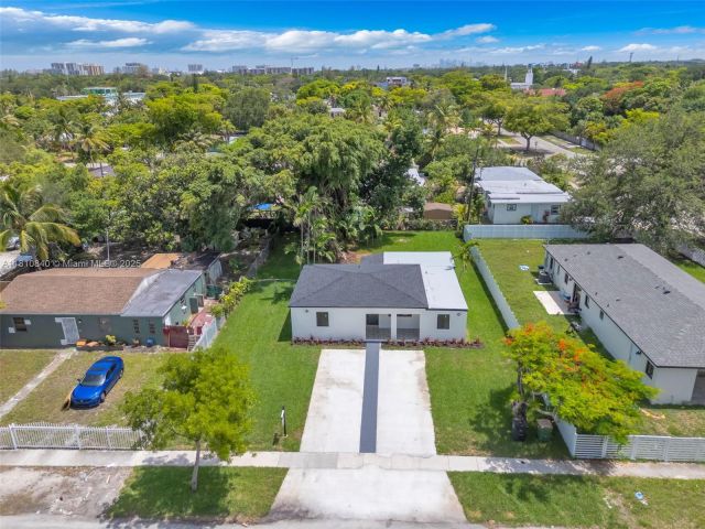 Продажа дома по адресу 1010 NE 140th St - фото 6224029