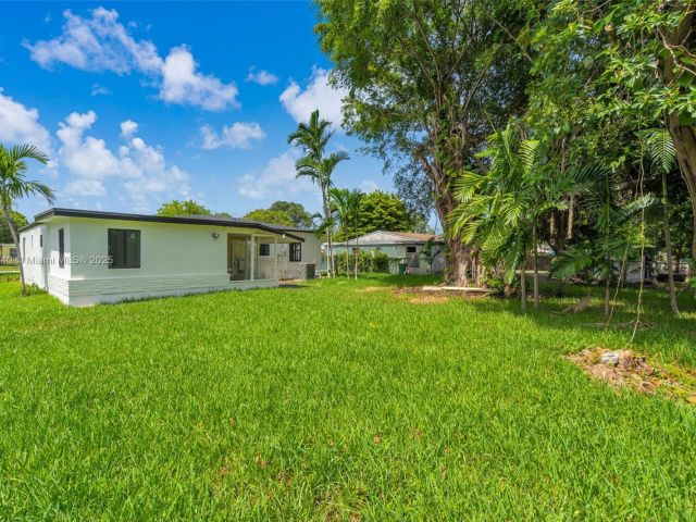 Продажа дома по адресу 1010 NE 140th St - фото 6224030